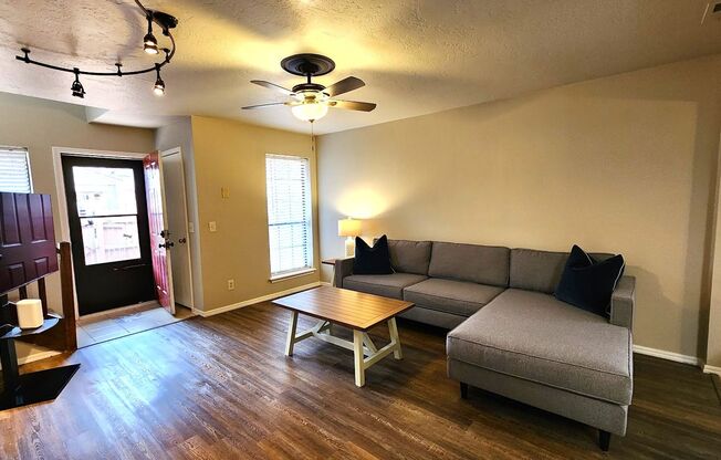 3 beds, 2 baths, $1,800, Unit # 27A