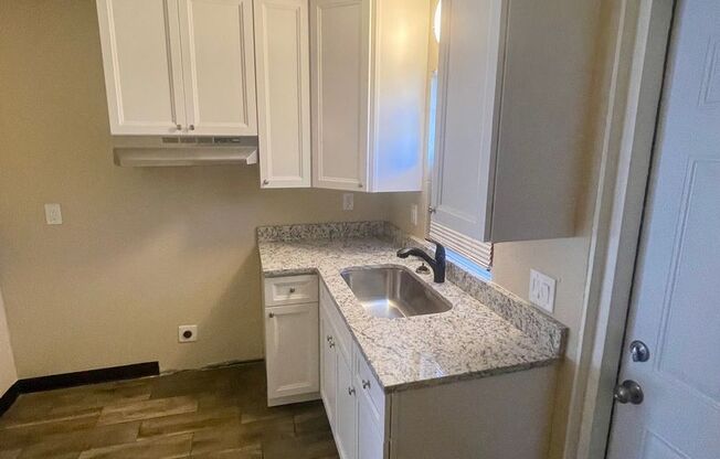 2 beds, 1 bath, 650 sqft, $1,295, Unit 2021 W Pine St. - Unit 6