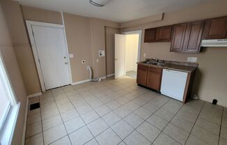 3 beds, 2 baths, $1,195