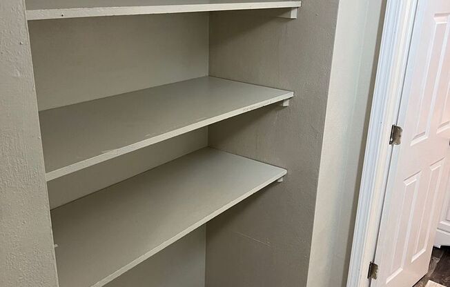 Studio, 1 bath, 462 sqft, $725, Unit DB1-1