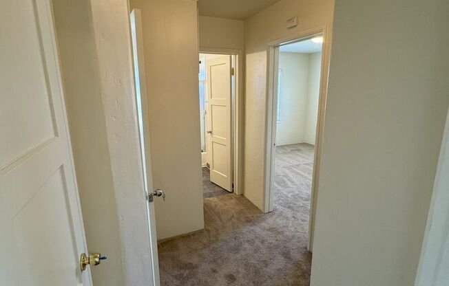 2 beds, 1 bath, 700 sqft, $2,200, Unit F