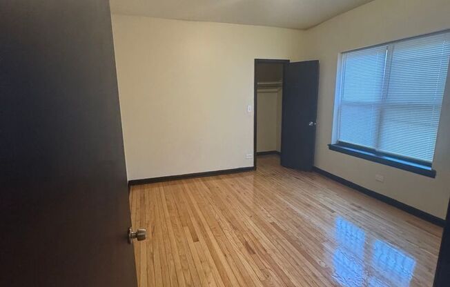 2 beds, 1 bath, $1,860, Unit 8235-1E