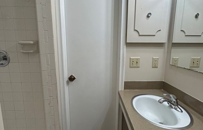 2 beds, 2 baths, 1,200 sqft, $940, Unit #12