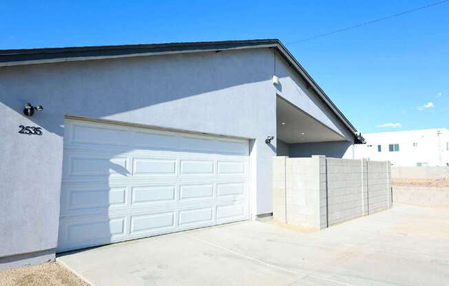 2535 E BROADWAY RD