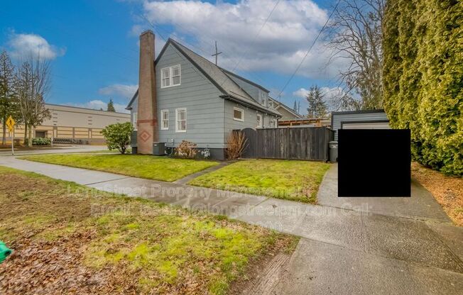 6835 NE FREMONT ST