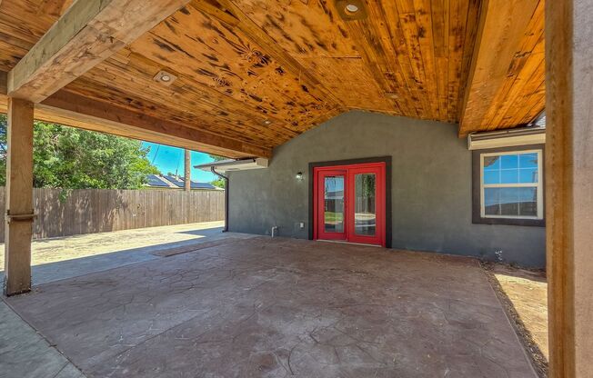 Charming 3-Bed, 2.5-Bath Home in Bethany with Designer Finishes & Outdoor Retreat!