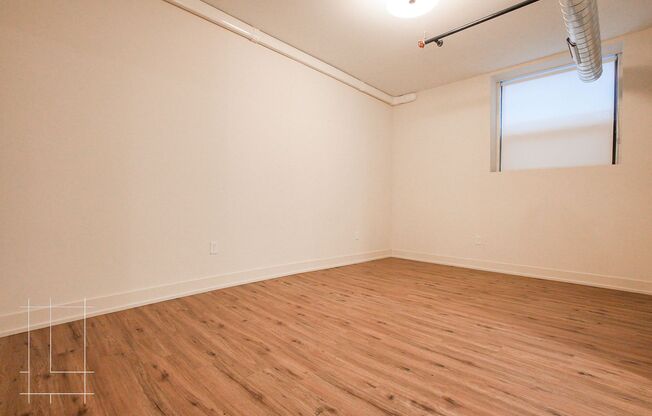 2 beds, 1 bath, $1,584, Unit 875 Michigan Ave Apt. 106