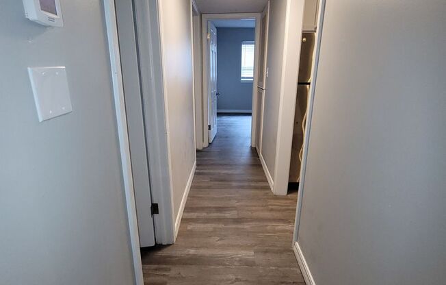 2 beds, 2 baths, 925 sqft, $1,300, Unit 122