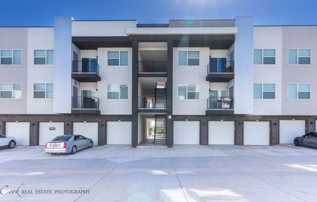 Beautiful Desert Color Condo