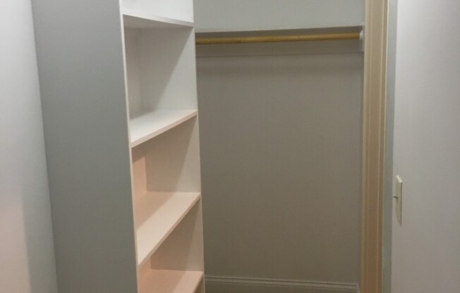 3320 Trillium Whorl Ct ~ 2 bedroom / 2.5 bathroom townhome with garage ~ Near NCSU and Beltline ~ Pets Negotiable