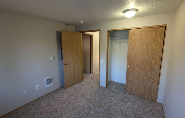 2 beds, 2 baths, 950 sqft, $1,350, Unit 23