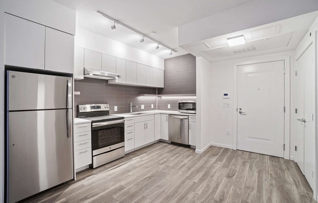 1 bed, 1 bath, 618 sqft, $3,500, Unit 211