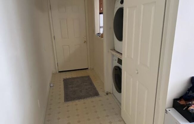 Spacious 2 Bedroom Condo Near Downtown Athens & UGA