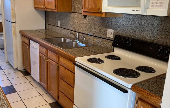 1 bed, 1 bath, 550 sqft, $1,595, Unit 640-306