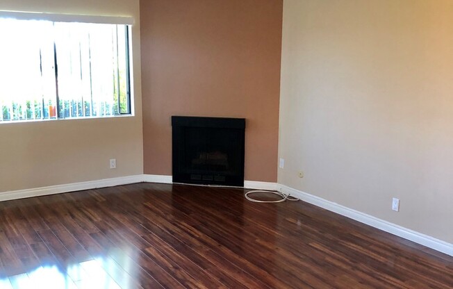 2 bedroom, 2 story Mission Valley Townhouse with garage