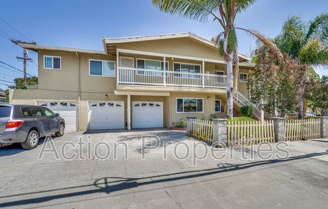 4545 Moorpark Ave