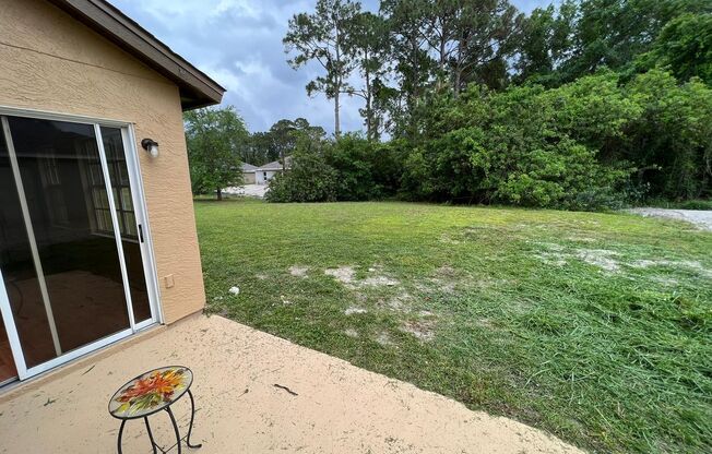 Charming 3/2 Home with open floor plan.