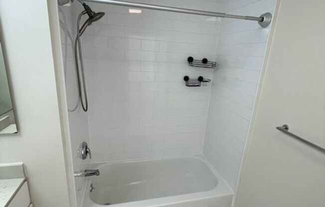 2 beds, 1 bath, 760 sqft, $2,845, Unit 704