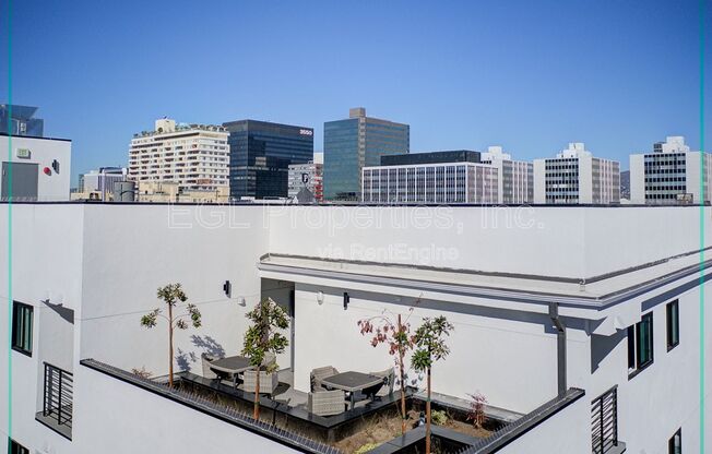 1 bed, 1 bath, 607 sqft, $2,350, Unit 602