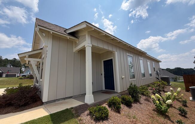 Beautiful Newer Construction Home on Mimms Trail!