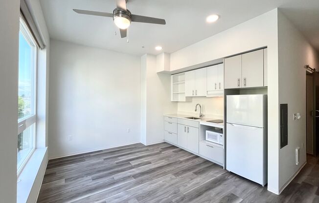 1 bed, 1 bath, 440 sqft, $1,327, Unit 223