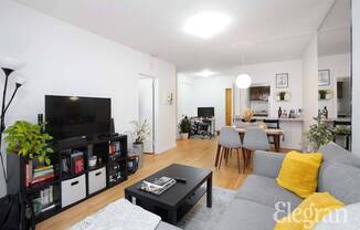 217 E 60 ST