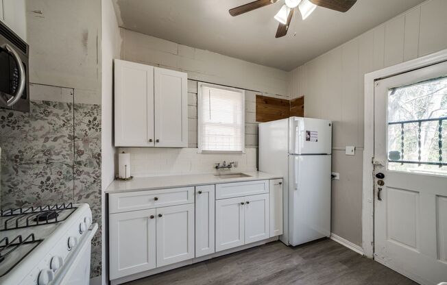 2-BEDROOM FURNISHED MONTE VISTA DUPLEX