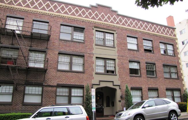 ELIZABETH APARTMENTS (ELIZ01)