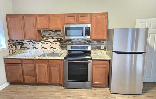 Beautiful 4.5 Bedroom 2 Bathroom West Baltimore Town Home