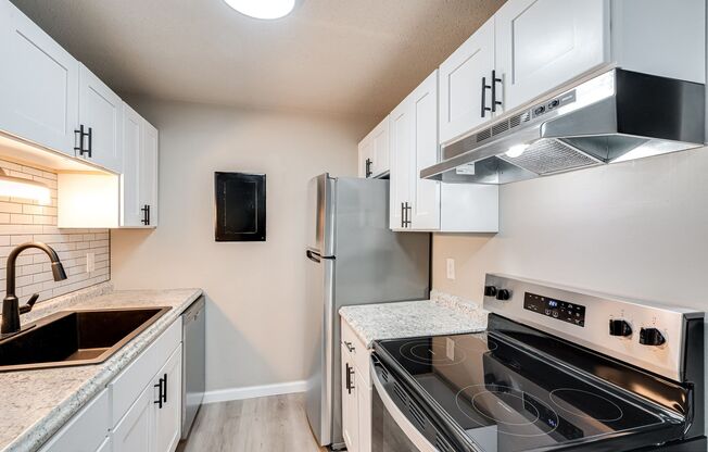 2 beds, 1 bath, 670 sqft, $1,199, Unit 2223 - 3C