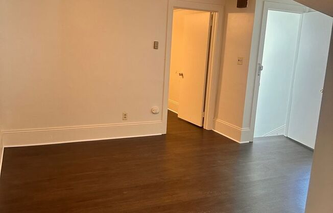 1 bed, 1 bath, $1,045