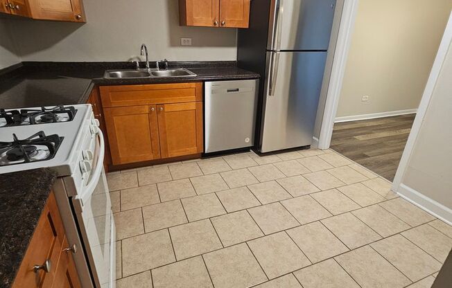 2 beds, 1.5 baths, $1,745, Unit 565-1