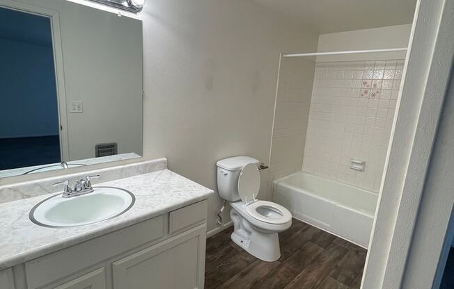 1 bed, 1 bath, 620 sqft, $1,125, Unit 13