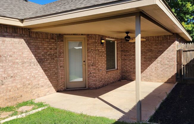 3 beds, 2 baths, $1,600