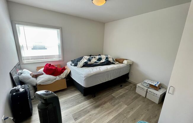 2 beds, 1 bath, $1,350, Unit 310