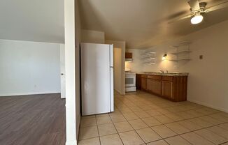 2 beds, 1 bath, $895, Unit 8