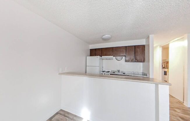 Studio, 1 bath, 355 sqft, $1,040