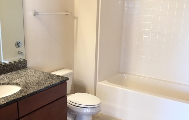 1 bed, 1.5 baths, 910 sqft, $1,925, Unit 215
