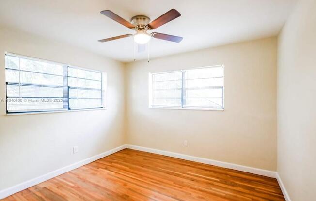 1120 NE 160 ST