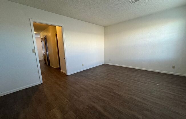 2 beds, 1 bath, $1,050