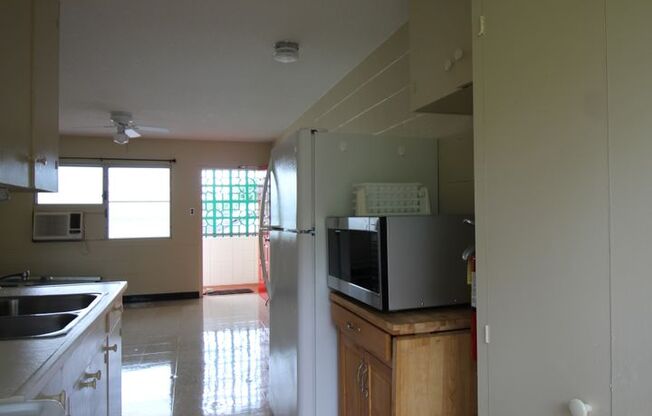 2 beds, 1 bath, $1,695