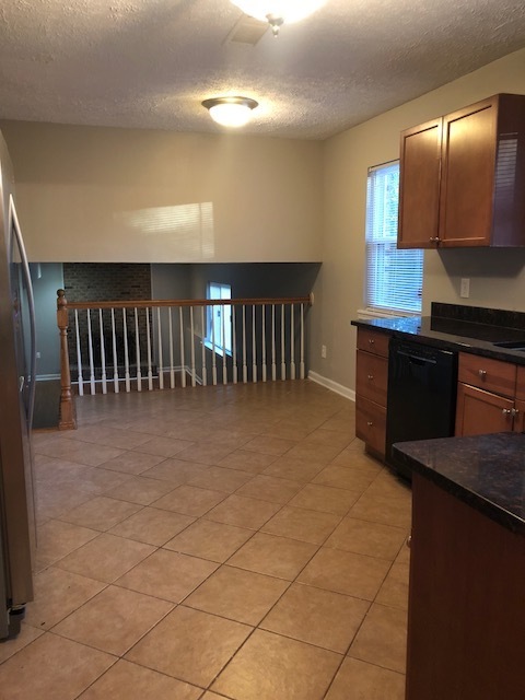 LARGE 4br/2.5ba - GREAT DECATUR LOCATION!!!! - MOVE-IN READY!!!!