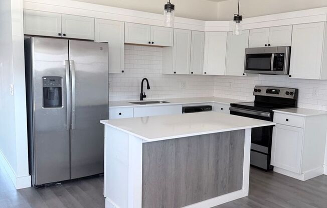 3 beds, 2.5 baths, 1,366 sqft, $1,599, Unit 1430