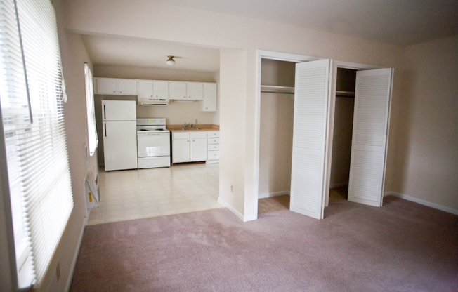 Live near UNC in a spacious upstairs studio [LEASE TAKE OVER until 5/25/2025 for Immediate move in] Water included