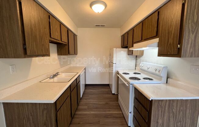 2 beds, 1 bath, 877 sqft, $1,150, Unit 263