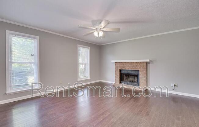 2453 RIVERLOOK DR