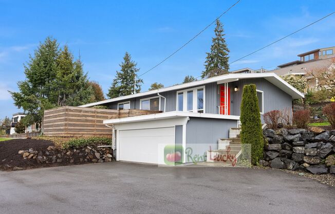 VIEWS, VIEWS, VIEWS!! Stunning & LARGE 4-Bedroom Home with A/C in HOUGHTON!