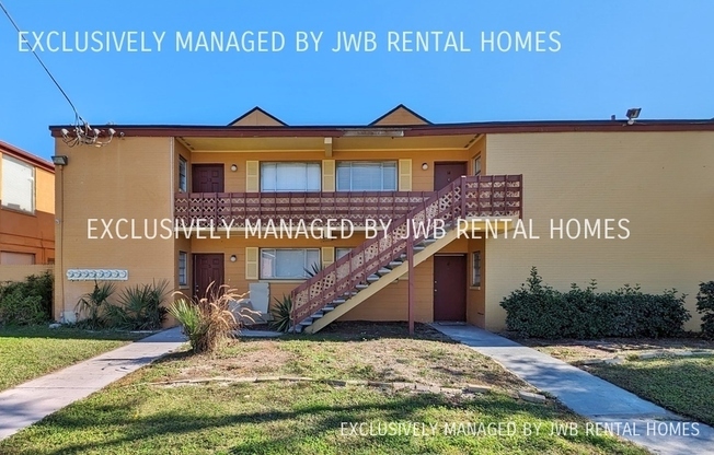 1035 ARCO DR