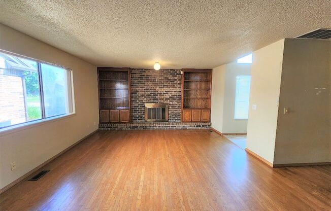 3 Bedroom 2 Bathroom 2 Car Garage - Edmond