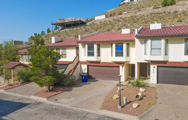 Beautiful Townhouse in the Mountains